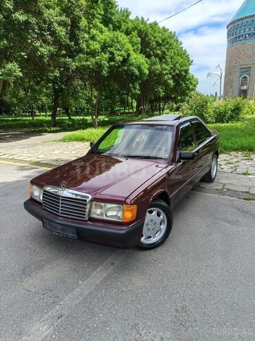 Mercedes 190-1