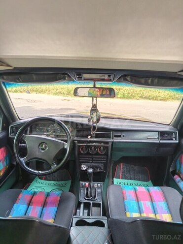 Mercedes 190-11