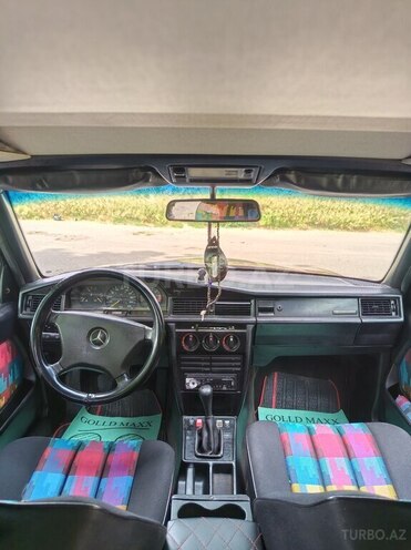 Mercedes 190-13