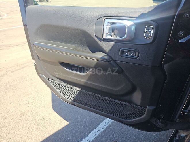 Jeep Wrangler-14