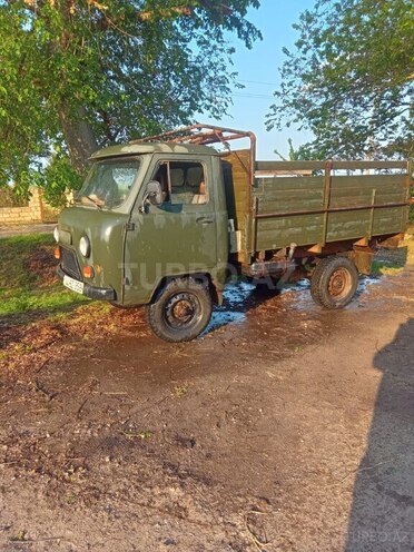 UAZ 3303-4