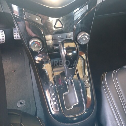 Chevrolet Cruze-19
