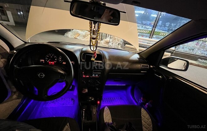Opel Astra-11