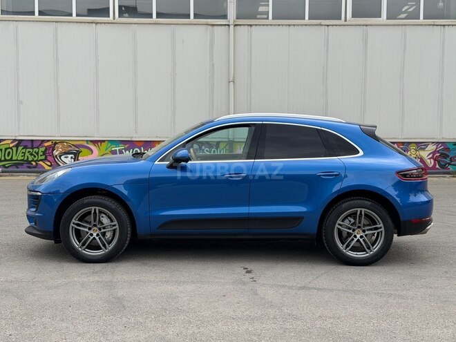 Porsche Macan S-8