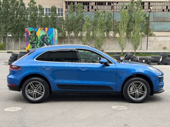 Porsche Macan S-7