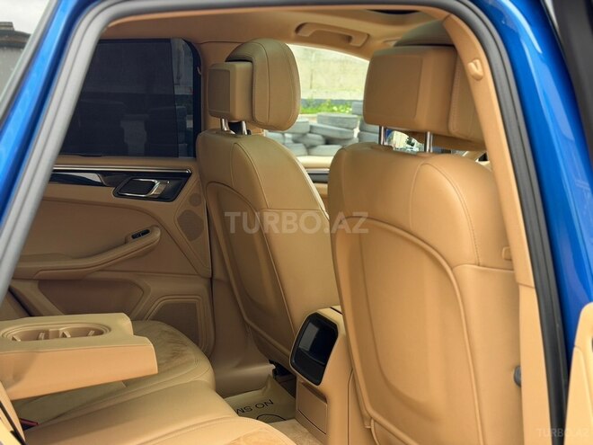 Porsche Macan S-14