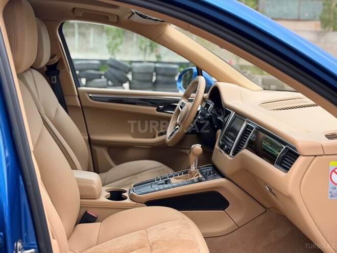 Porsche Macan S-12