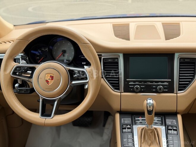 Porsche Macan S-10