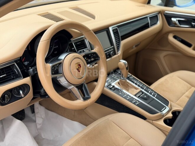 Porsche Macan S-9