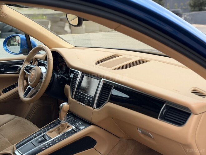 Porsche Macan S-13