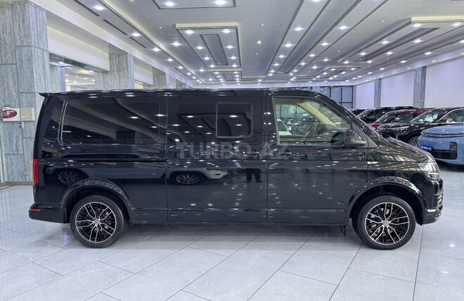 Volkswagen Transporter 2018, 150,800 km - 2.0 л - Bakı