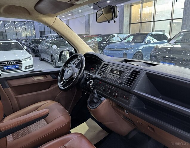 Volkswagen Transporter 2018, 150,800 km - 2.0 л - Bakı