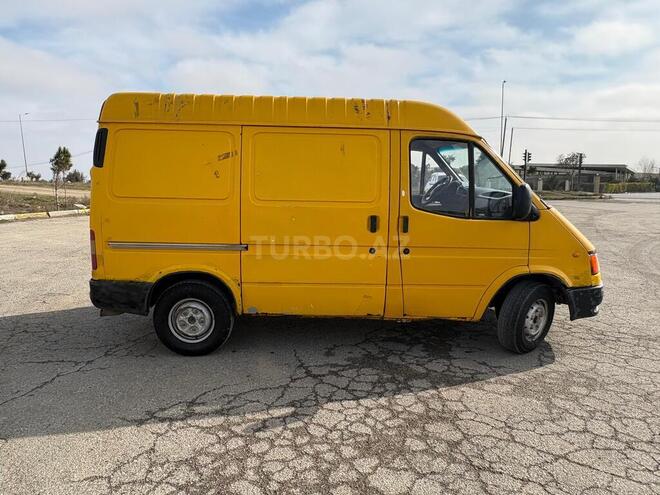 Ford Transit-4