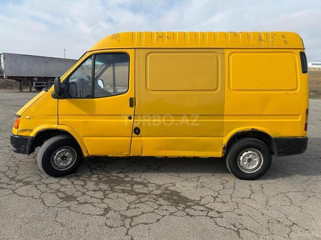 Ford Transit-5