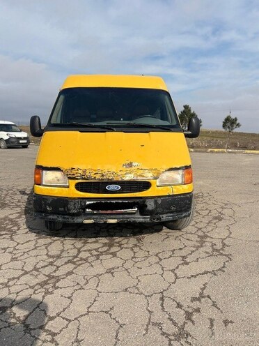 Ford Transit-3