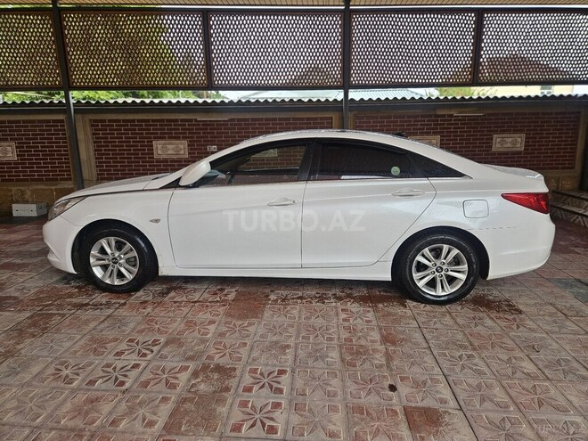 Hyundai Sonata-2