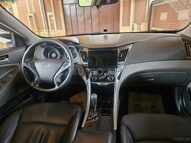 Hyundai Sonata-5