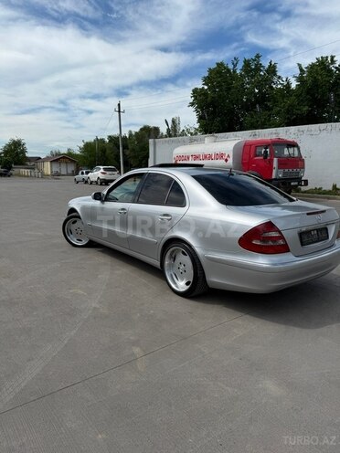 Mercedes E 220-2