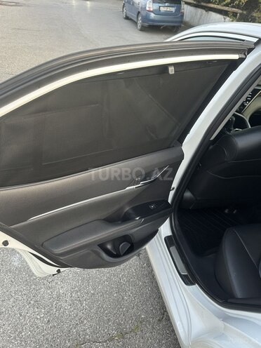 Toyota Camry-7
