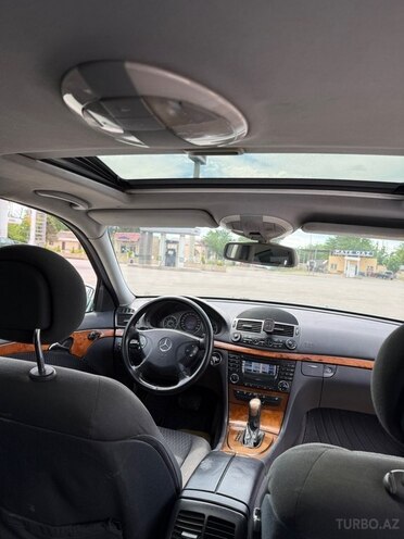 Mercedes E 220-10