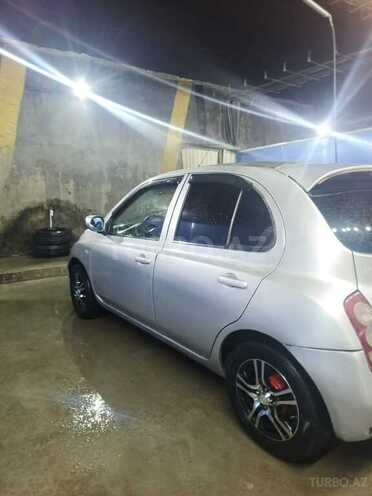 Nissan March-6