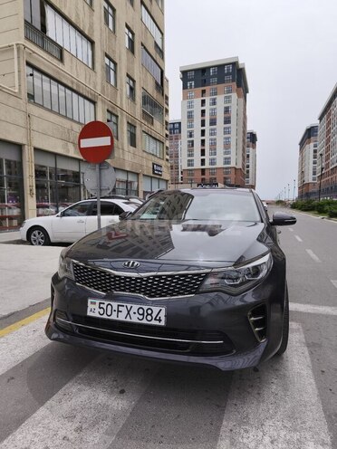 Kia K5-4