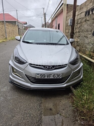 Hyundai Elantra-1