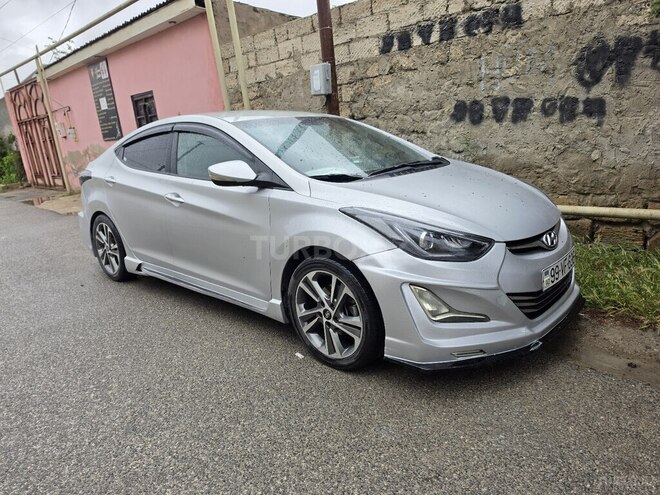 Hyundai Elantra-9