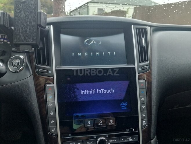 Infiniti Q50-4