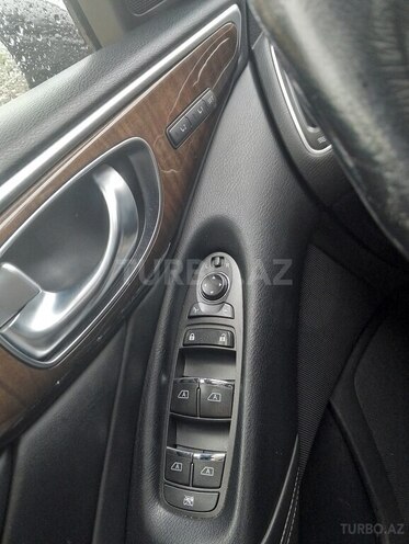 Infiniti Q50-5