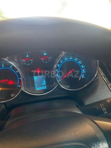 Chevrolet Cruze-16