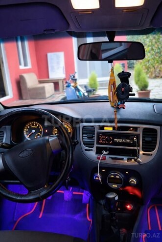 Kia Rio-4