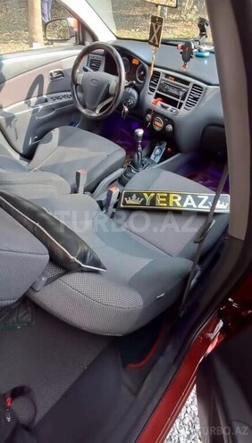 Kia Rio-13