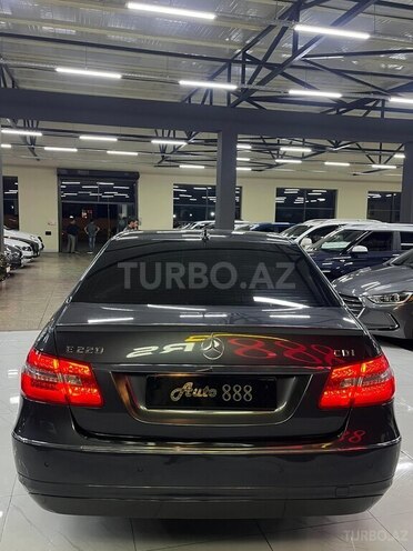 Mercedes E 220-4
