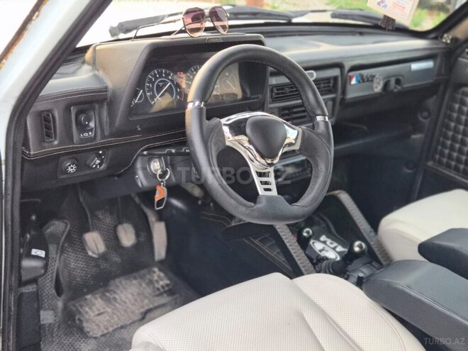 LADA (VAZ) Niva-10