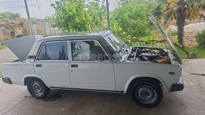 LADA (VAZ) 2107-2