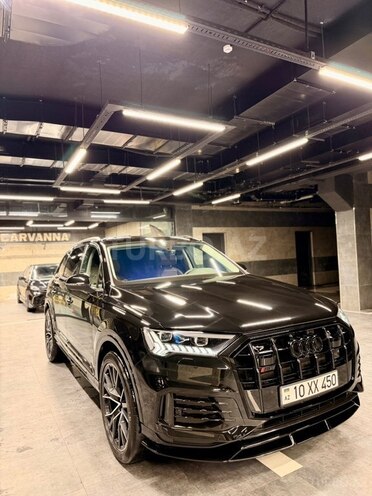 Audi Q7-3