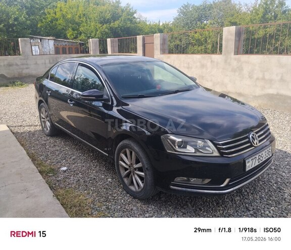 Volkswagen Passat-1