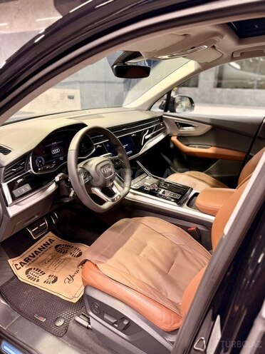 Audi Q7-14