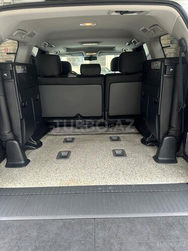 Toyota Land Cruiser-10