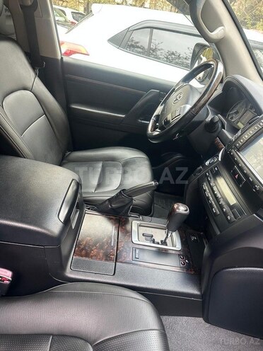 Toyota Land Cruiser-4