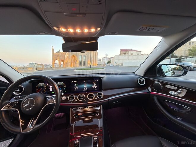 Mercedes E 300 e-7