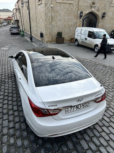 Hyundai Sonata-4
