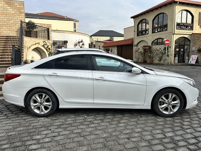 Hyundai Sonata-5