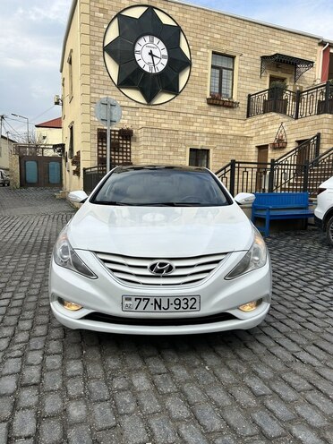 Hyundai Sonata-1