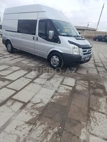 Ford Transit-2