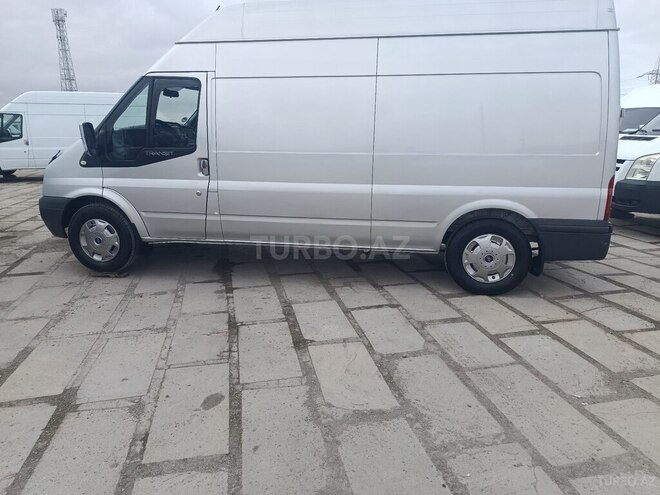 Ford Transit-7