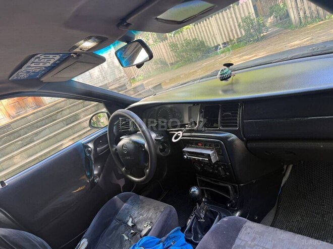 Opel Vectra-6