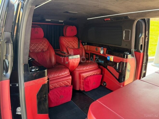 Mercedes V 250-11