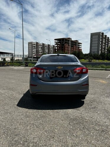 Chevrolet Cruze-12